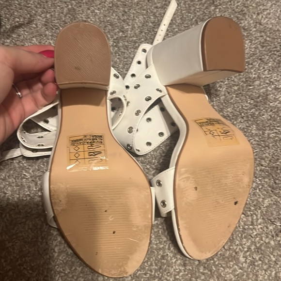 White strappy chunky heels - Picture 4 of 4
